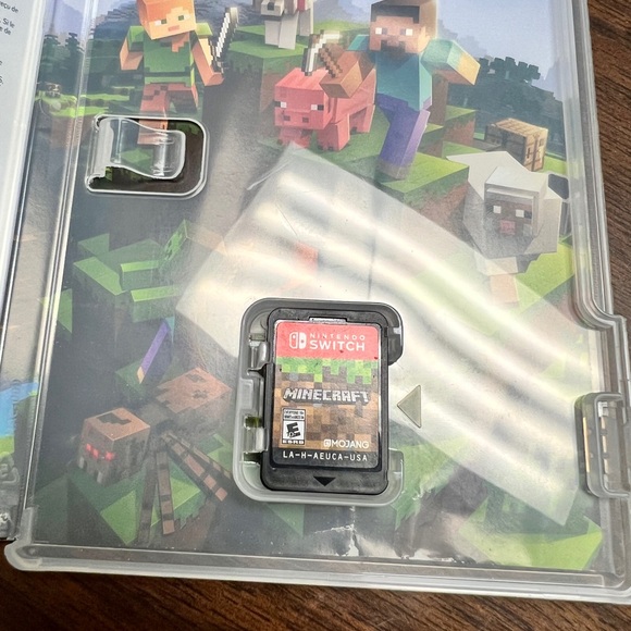 Nintendo Switch Minecraft Wireless Controller and Minecraft Game - Picture 2 of 2